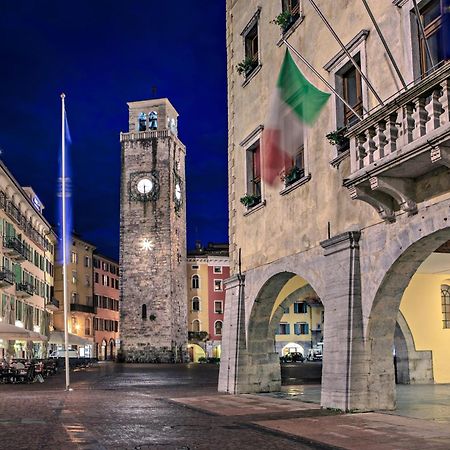 Appartamento Centro Storico Riva - Happy Rentals Exterior foto
